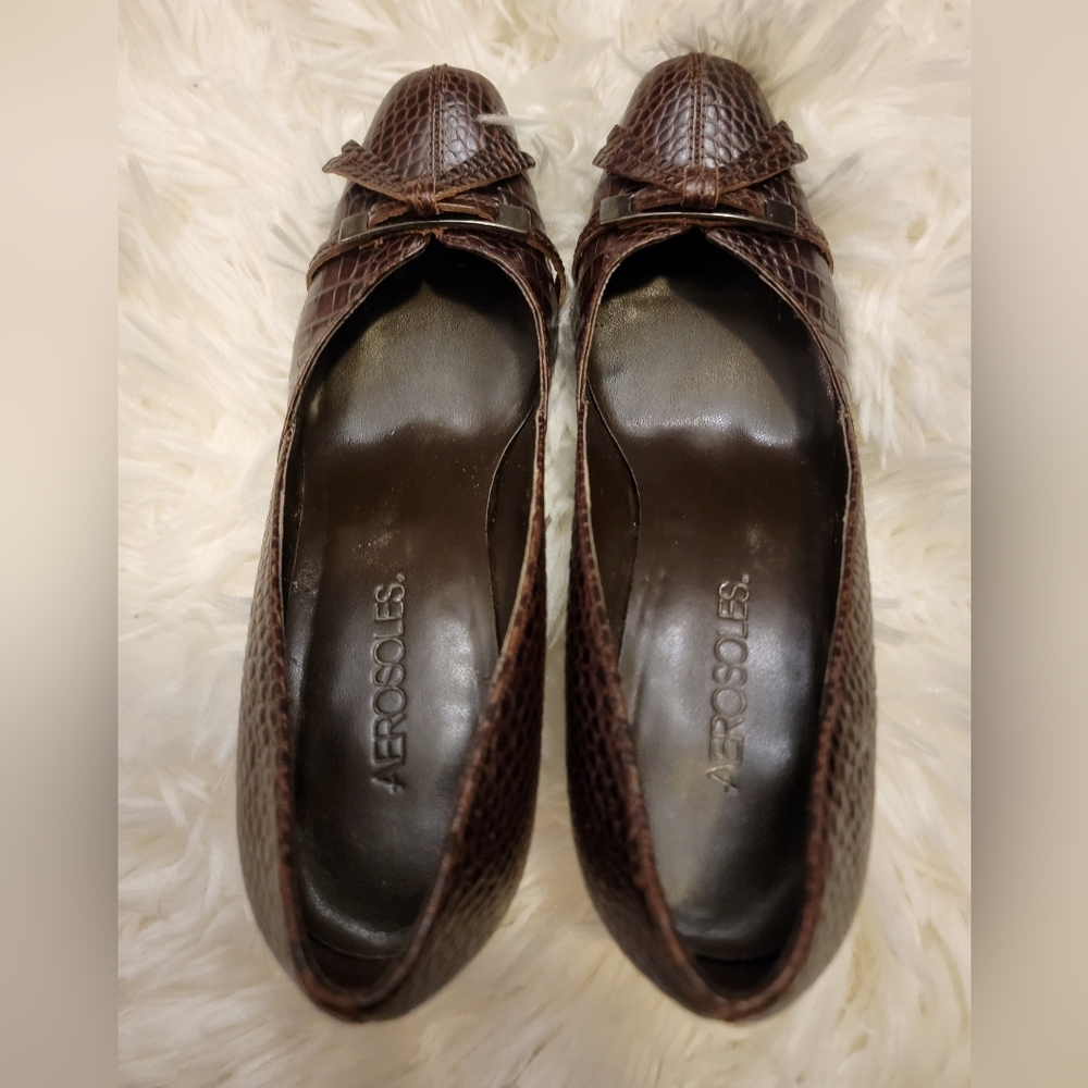 Brown heels with bow detail